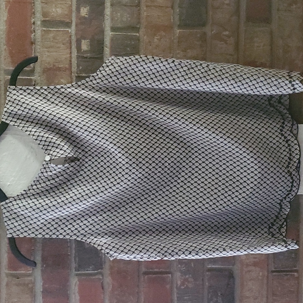 Talbots sleeveless shell - Picture 2 of 6